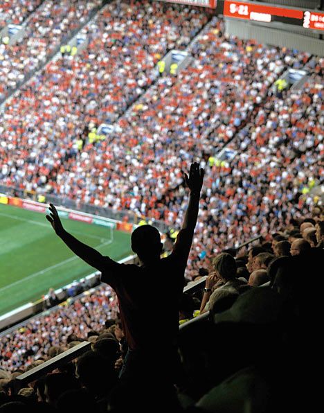 Anywhere inside Old Trafford, before Fergie retires. World Cup Live, Football T Shirts, Football App, Cleats Football, Sir Alex Ferguson, Manchester United Football Club, Police State, Manchester United Football, Soccer Game