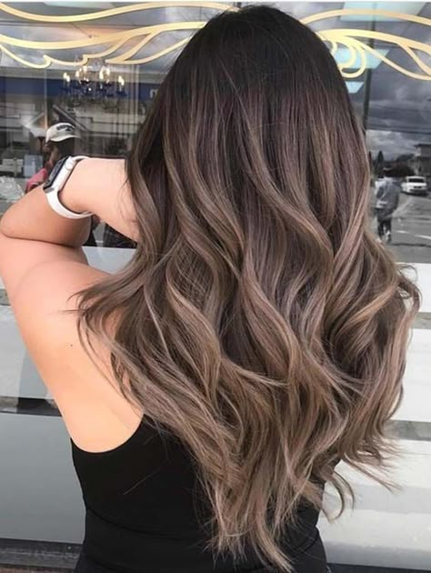 Sombre Hair, Makeup Lipgloss, Black Hair Balayage, Brown Hair Inspo, Brunette Hair With Highlights, Brown Hair Balayage, Balayage Brunette, Hair Balayage, Brown Blonde Hair