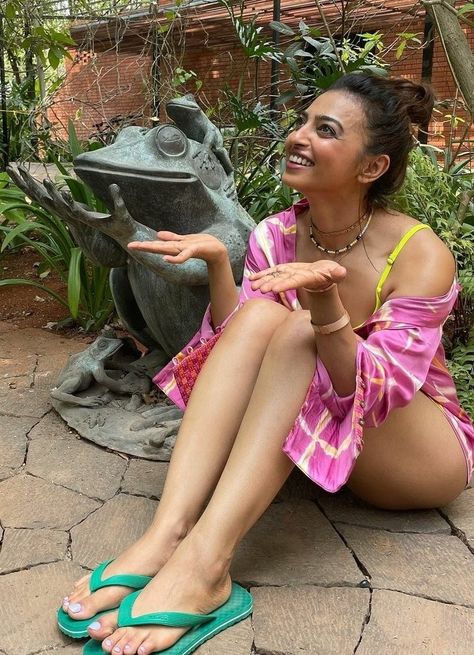 Fashion Designer Life, Radhika Apte, Indian Celebrity, Style Hairstyle, Bra Strap, People Women, Bollywood Celebrities, Web Series, Girl Body