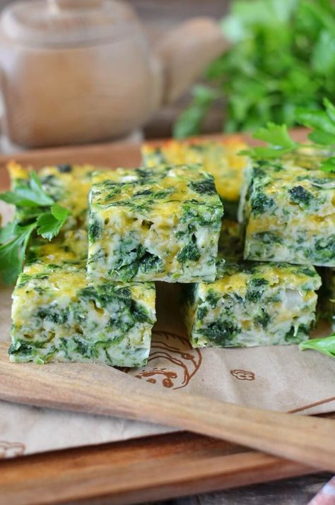 Spinach Squares Recipe, Party Cold Appetizers, Meatless Appetizers, Spinach Squares, Appetizers Restaurant, Mac Cheese Casserole, Evening Snacks Recipes, Healthy Snacks For Toddlers, Appetizer Dip Recipes