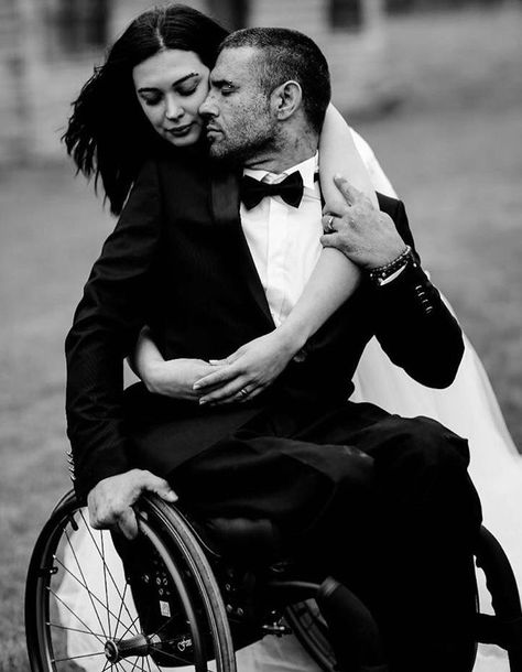 Wheelchair Poses, Wheelchair Wedding, Wheelchair Photography, Romantic Wedding Photography, Wedding Outfit Men, Wedding Picture Poses, Photography Pics, Bridal Poses, Wedding Photos Poses