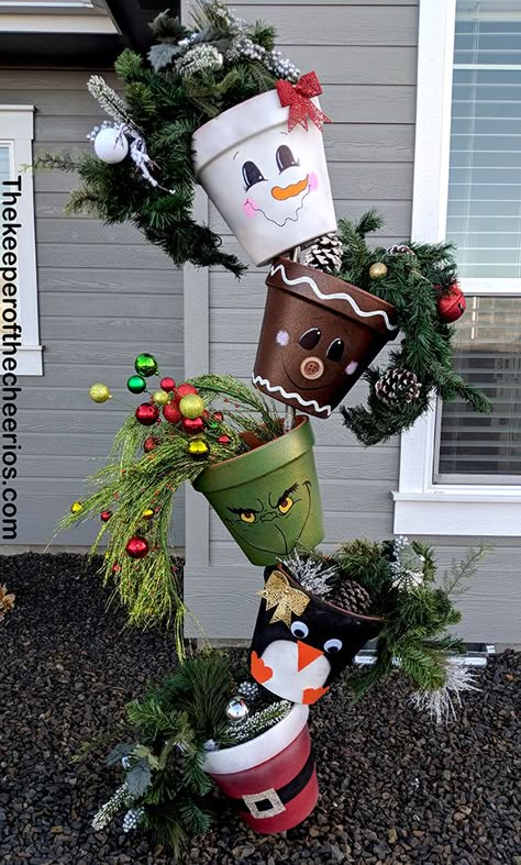 Christmas Topsy Turvy Pots, Clay pots, Christmas clay pots, Gingerbread man, Grinch, Santa, Penguin, Snowman  #Christmas #christmas  #christmasdecor #christmascrafts #topsyturvy #grinch #gingerbreadman #santa #penguins #snowman Grinch Santa, Pots Clay, Pot People, Terra Cotta Pot Crafts, Christmas Pots, Flower Pot Crafts, Terra Cotta Pots, Terra Cotta Pot, Festive Crafts