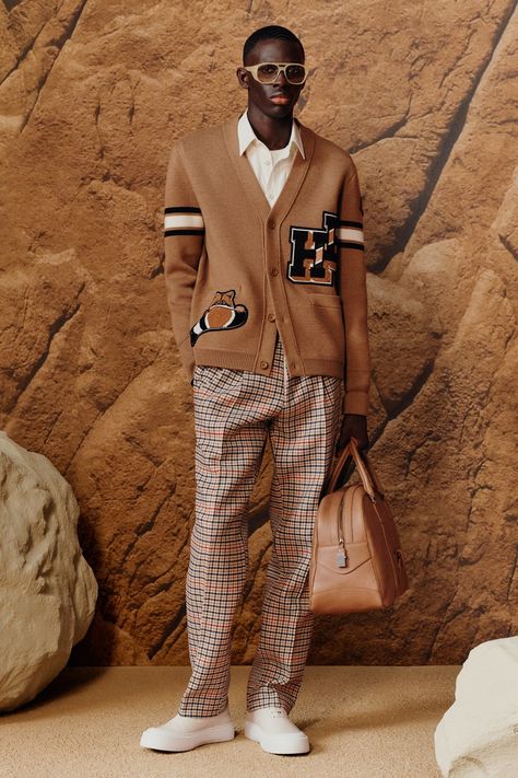 Boss Fall 2021 Ready-to-Wear collection, runway looks, beauty, models, and reviews. Preppy Outfits Men, Spring Attire, Preppy Mens Fashion, Preppy Men, Male Fashion Trends, Estilo Preppy, Black Men Fashion, Preppy Outfits, Mens Street Style