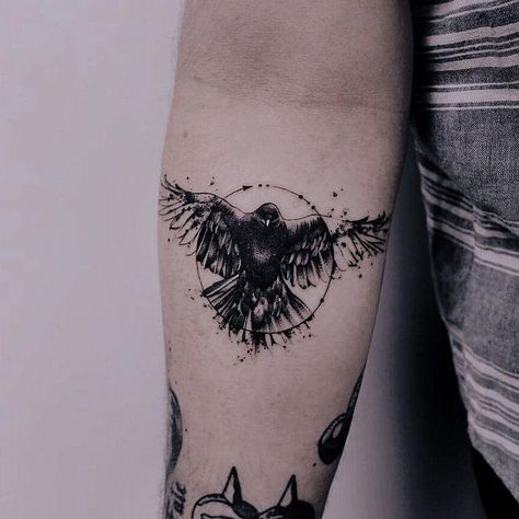 Viking Tattoos Ideas For Woman, Crows Ravens Tattoos, Pretty Raven Tattoo, Crow Tatoos Men, Raven Tatoos Ideas, Raven Wrist Tattoos For Women, Viking Tattoos Raven, Crow Tattoo Shoulder, Raven Bird Tattoo