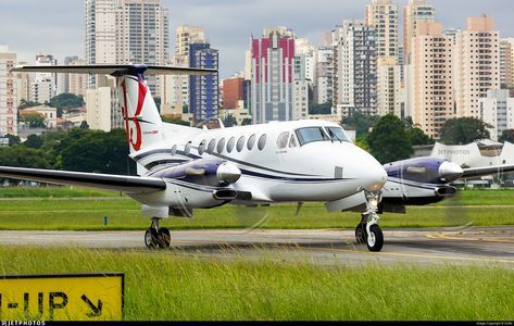 PS-JDS | Beechcraft B300 King Air 350i | Private | Dotto | JetPhotos King Air, Atr 72, Boeing 747 200, Deck Photos, Aviation Photography, Airport City, Flight Deck, Boeing 747, Aircraft Modeling