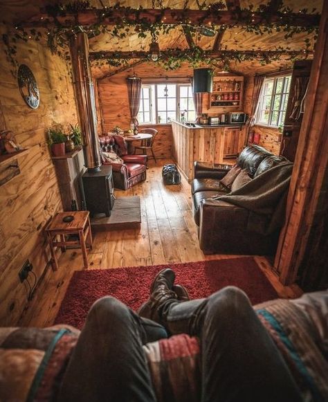 15 Rustic Tiny House Interior Ideas - GoTinySpace Modern Cabin Aesthetic Interiors, Rustic Tiny House Interior, Old Cabin Interior, Cabin Interiors Rustic, Hunting Cabin Interior, Tiny Cabins Interiors, Small Cottage Interiors, Reclaimed Wood Walls, Small Cabin Interiors