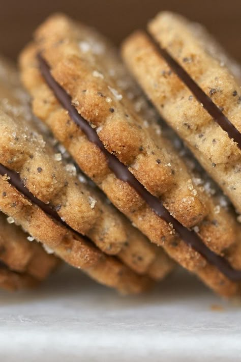 Banana Cookie Sandwich, Banana Bread Cookies Recipe, Mountain Cookies, Brown Sugar Cookie Recipe, 101 Cookbooks, Banana Bread Cookies, Bakery Cookies, Sugar Dough, Sandwich Cookie