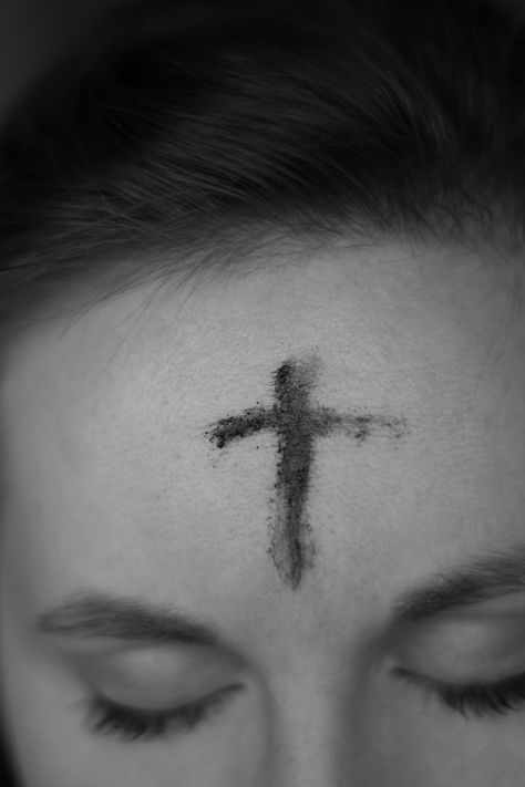 Ash Wednesday photo by Ahna Ziegler (@artz) on Unsplash Tattoo On Forehead, Ash Wednesday Images, Black Cross Tattoo, Catholic Lifestyle, Black Cross Tattoos, Beginning Of Lent, Holy Friday, H R, Easter Devotions