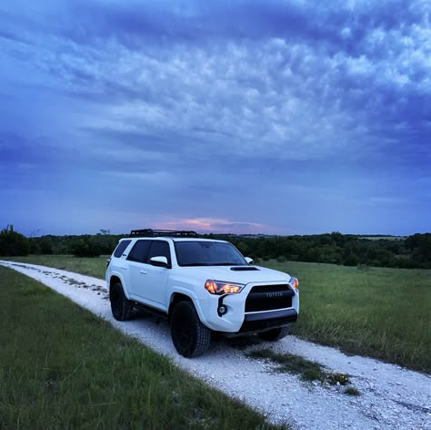 White Forerunner Car, White Trd Pro 4runner, White Four Runner, Toyota 4runner Aesthetic, Forerunner Toyota, White 4 Runner, 4 Runner Aesthetic, White 4runner Blacked Out, Four Runner Toyota