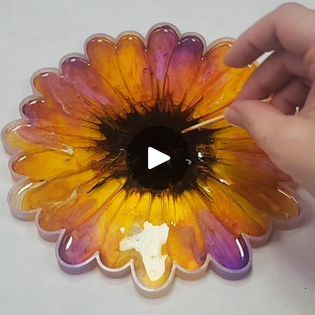 Coaster Ideas Resin, Mica Design, Resin Platter, Diy Resin Gifts, Resin Pouring, Resin Bowl, Flower Mold, Resin Clock, Resin Ornaments