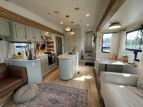 Fifth Wheel Makeover, Grand Design Rv Remodel, Fifth Wheel Decor, Remodeled 5th Wheel Rv Interior, Renovated Fifth Wheel, Fifth Wheel Kitchen, Trailer Renovation Ideas, Fifth Wheel Remodel, Renovated Trailer