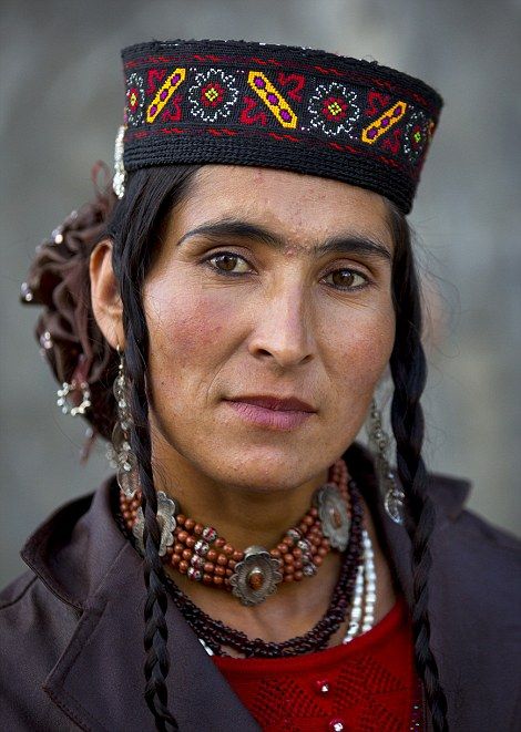 Xinjiang China, Eric Lafforgue, Female Faces, Steve Mccurry, National Dress, Casting Call, We Are The World, Cultural Diversity, Human Face