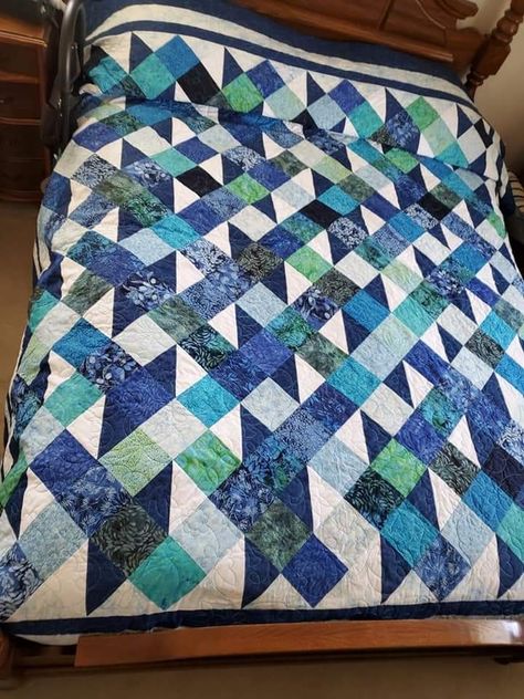 Simply Serene Quilt Pattern, Simply Serene Quilt Pattern Free, Simply Serene Quilt, Blue Quilt Patterns, Half Square Triangle Quilts Pattern, Charm Square Quilt, Triangle Quilt Pattern, Triangle Quilts, Charm Pack Quilts