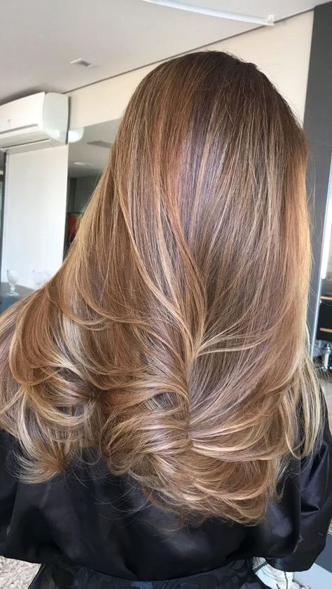 Check more at https://beautyfashionideas.com/makeup/7837/ Ash Brown Hair Balayage, Dark Hair Dye, Light Brunette Hair, Light Brown Balayage, Caramel Brown Hair, Copper Blonde Hair, Brown Hair Inspiration, Rambut Brunette, Light Brunette