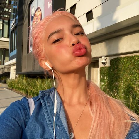 Princess Sab Zada, Hair Color For Tan Skin, Light Pink Hair, Haircuts Straight Hair, Dye My Hair, Hair Inspiration Color, Hair Inspo Color, Tan Skin, Cute Makeup