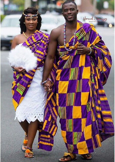 Kente Styles For Engagement, Ghana Traditional Wedding, Kente Designs, Ghanaian Wedding, Couples African Outfits, Ghana Wedding, African Wedding Attire, Kente Dress, African Traditional Wedding