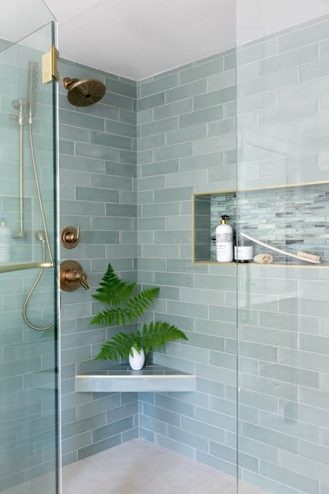 Best Bathroom Paint Colors, Top Bathroom Design, Lake House Bathroom, Bathroom Shower Walls, Bathroom Design Trends, Bathroom Paint, Bathroom Redesign, Bathroom Paint Colors, Home Decor Wallpaper