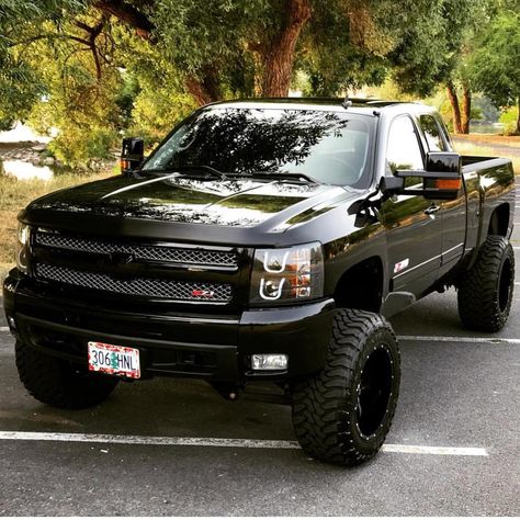 Smash the LIKE button! Follow us for more @chevyoffroading 2008 Chevy Silverado 1500, 2011 Chevy Silverado, 2008 Chevy Silverado, Chevy 2500hd, 2010 Chevy Silverado, Chevy Trucks Silverado, Silverado Truck, Trucks Lifted Diesel, Chevy 1500