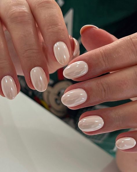 Oval Nail Ideas, Oval Nail, Kutek Disney, Subtle Nails, Colorful Nails, Summery Nails, Casual Nails, Oval Nails, Neutral Nails