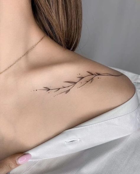 30 Gorgeous Shoulder Tattoos To Inspire Your Next Ink - 200😁 Inked Melodies: Sound Wave Tattoo Concepts  #tattooinspiration #inkedlife #bodyartlove #tattooaddict #tattooideas Shoulder Tattoos For Women Minimalist, Women’s Shoulder Cap Tattoo, Abstract Shoulder Tattoos For Women, Shoulder Script Tattoo, Tattoos Shoulder Women, Floral Collarbone Tattoo, Tattoo Front Shoulder, Upper Back Tattoo Women Shoulder, Small Upper Arm Tattoos For Women