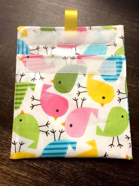 reusable sandwich bags Diy Sandwich Bags, Diy Reusable Sandwich Bags, Trending Diy Crafts, Eco Friendly Projects, Sewing Ideas For Beginners, Cow Crafts, Reusable Sandwich Wrap, Trending Diy, Personalized Crafts