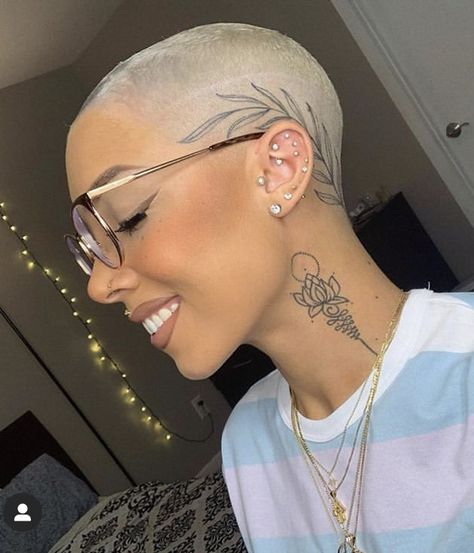 Womens Fade With Design, Back To School Hairstyles Easy, Bald Tattoo, Bald Head Tattoo, Bald Baddie, Hairline Tattoos, Scalp Tattoo, Bald Head Women, Short Hair Designs