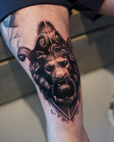 Lion Knee Tattoo Men, Armour Tattoo, Warrior Tattoo Sleeve, Animal Sleeve Tattoo, Black Art Tattoo, Full Leg Tattoos, Full Tattoo, Lion Statue, Stone Lion