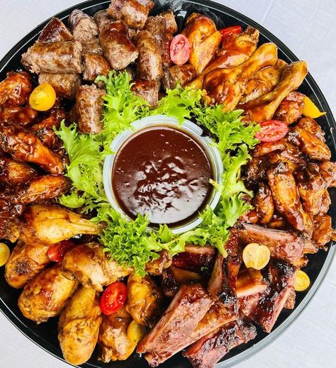 Gods Plans, Meat Platters, Grilled Platter, Catering Platters, Bbq Platter, Bbq Party Food, Catering Food Displays, Amazing Food Platters, Food Platter