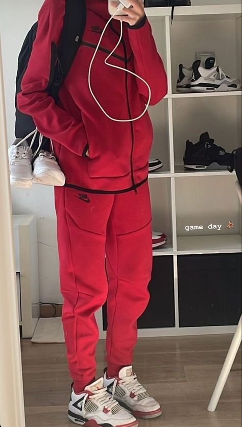 Nike Tracksuits Woman, Tech Outfits Women, Womens Tracksuit Outfit, Nike Tech Fit, Red Nike Tech, Nike Suit, Nike Tech Fleece Tracksuit, Sweat Suits Outfits, Tech Outfit