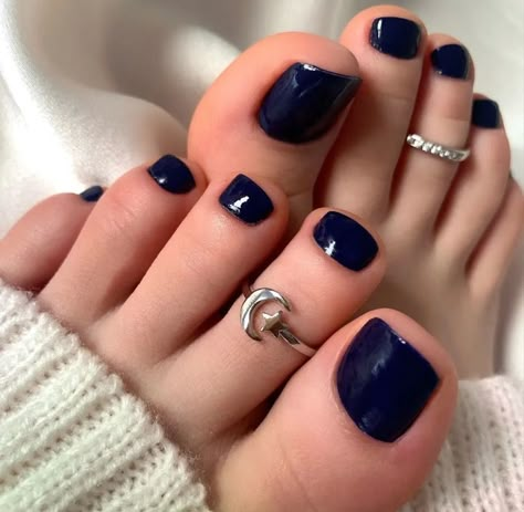 Foot Manicure, Pedicure Ideas Dark Colors, Navy Blue Toes, Pedicure Dark Colors, Navy Blue Pedicure, Dark Color Pedicure Ideas, Blue Pedicure Ideas Toenails, Baby Blue Toes, Navy Pedicure Toenails