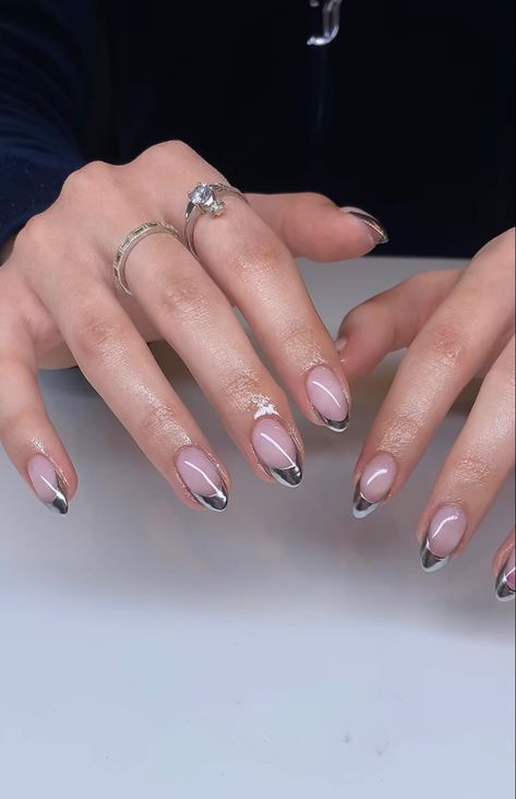 New Years Nails Chrome, French Silver Nails, The Weeknd Nails Design, French Nails Silver, The Weeknd Nails, Silver French Nails, Silver French Tips, Tip Nail Designs, Paznokcie Hello Kitty