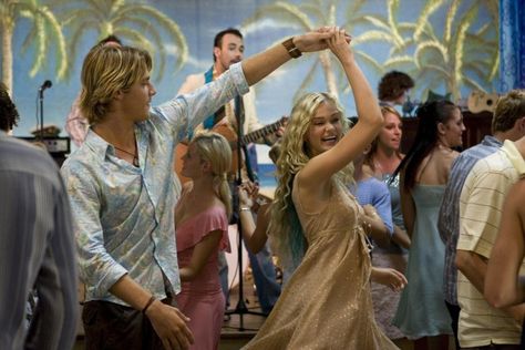 It's never too early for a bit of summer lovin'. Aquamarine And Raymond, Aquamarine 2006, Aquamarine Movie, Sara Paxton, Last Splash, Mermaid Movies, Island In The Sun, Movie Journal, Summer Aesthetics