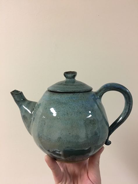 Coil Pottery Teapot, Pottery Ideas Teapot, Pottery Wheel Teapot, Pinch Pot Teapot, Pottery Teapots Wheel, Ceramics Teapot Ideas, Tea Pot Clay, Potter Wheel Ideas, Wheel Thrown Teapot