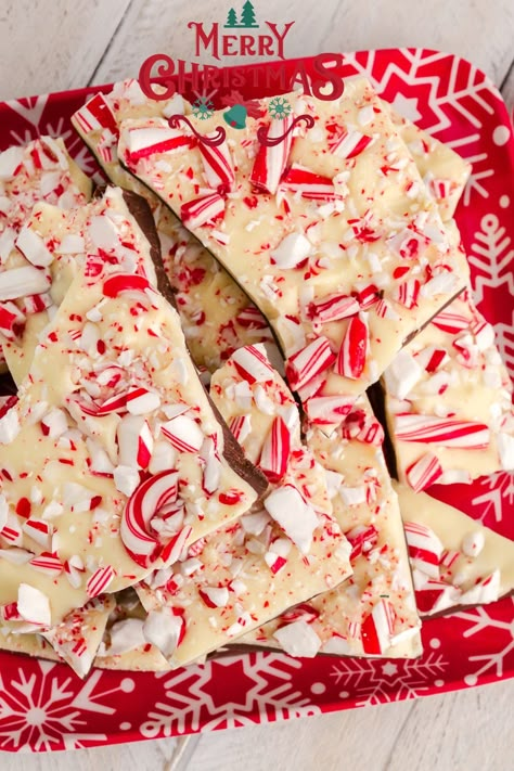 Christmas Peppermint Bark is a delightful treat made with layers of rich chocolate and crushed peppermint candy perfect for holiday gatherings, it serves 16 Holiday Desserts Halloween, Christmas Peppermint Bark, 23 Bday, Peppermint Bark Recipes, Bday Vibes, Candy Bar Recipe, Blueberry Desserts Recipes, Christmas Bark, Peppermint Crisp