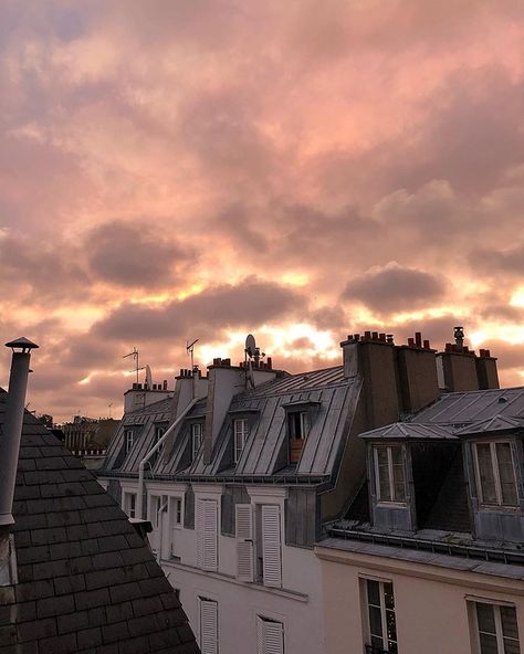 Jeanne (@jeannedamas) • Instagram photos and videos Pretty Skies, Paris Pictures, Nature Architecture, Pretty Sky, Elba, Pretty Places, Sky Aesthetic, Landscape Photographers, Aesthetic Photography