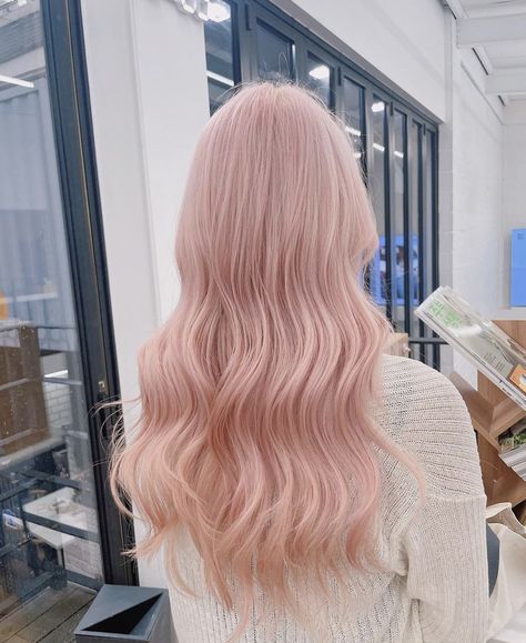 light pink long hair Pearl Pink Blonde Hair, Very Light Pink Hair, Pale Pink Hair Blonde, Pink Hair Pale Skin, Light Pink Blonde Hair, Soft Pink Hair Color, Pinkish Blonde Hair, Light Pink Hair Pastel, Creative Color Hair