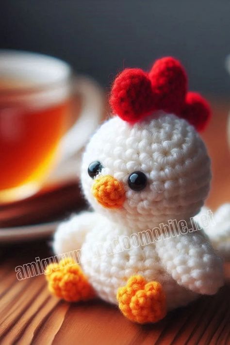 Amigurumi White Chicken Free Pattern-1 – Free Amigurumi Crochet Key Ring Ideas, Amigurumi Chicken, Crochet Ladybug, Amigurumi Bee, Knit Animals, Disney Crochet Patterns, Christmas Crochet Patterns Free, Bee Stuff, Chicken Pattern