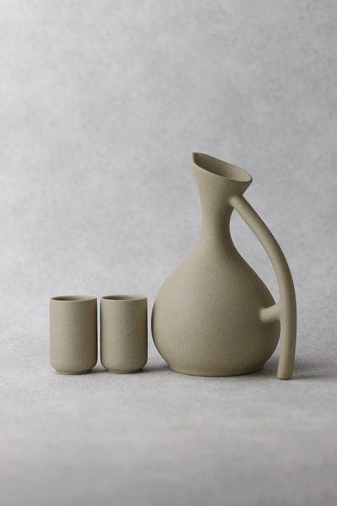 Pottery Pitchers Handmade, Ceramic Pitcher Ideas, Modern Centre Table, Modern Centre Table Designs, Jug Design, Ceramic Pitchers, Clay Pitcher, Clay Jug, Pitchers Pottery