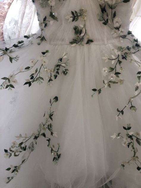 Cottage Core Wedding Dress, Butterfly Wedding Dress, Forest Wedding Dress, Floral Wedding Gown, Colored Wedding Dress, Green Wedding Dresses, Fairy Wedding Dress, White Flower Dress, Embroidered Wedding Dress