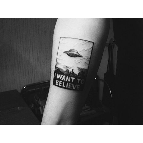 x-files tattoo I want this so bad omg Swag Tattoo, Believe Tattoos, Ufo Tattoo, X Tattoo, Alien Tattoo, I Want To Believe, Matching Tattoos, Body Modifications, Blackwork Tattoo