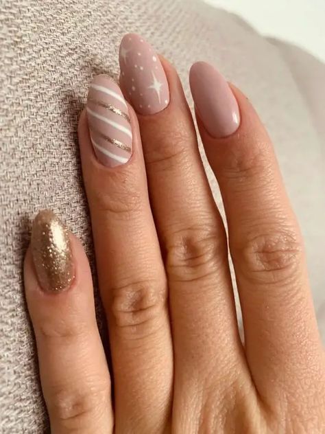 New Years Nail Designs, New Years Eve Nails, December Nails, Winter Nails Acrylic, Christmas Gel Nails, Her Nails, Festival Nails, Oval Nails, New Year's Nails