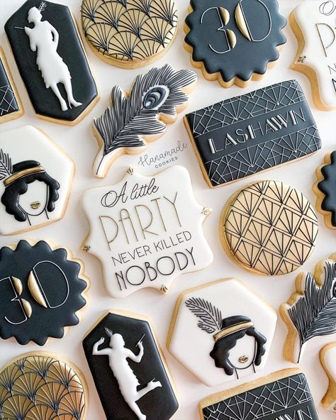 Hanamade Cookies on Instagram: “A little party never killed nobody 🤩 . . . . . Inspo for this set from @mixed.sugar and Pinterest! . . . . . . . . . . . . .…” Gatsby Cookies, Birthday Biscuits, Gatsby Birthday Party, Gatsby Birthday, Gatsby Party Decorations, Great Gatsby Themed Party, Mystery Dinner Party, 20th Birthday Party, Harlem Nights