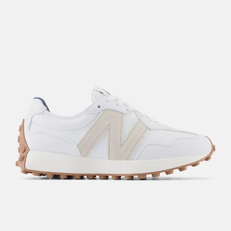 Women's 327 Golf Shoes | New Balance Athletics, Inc. Athleisure Essentials, New Balance Running Shoes, Golf Girl, Abercrombie (women), Cushioned Running Shoes, Comfortable Running Shoes, Running Style, Shoes New Balance, Girls Golf