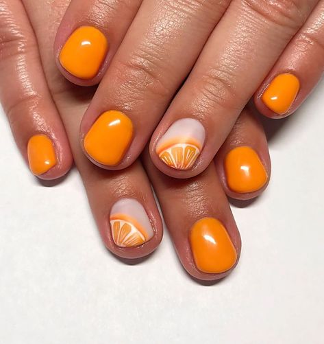 Absolutely obsessed with these oranges!!! Inspired by @sierrasnails_ Short Nails Shellac, Nails With Cat, Short Oval Nails, Orange Nail Art, Fruit Nails, Cute Nail Colors, Fruit Nail Art, Orange Nail Designs, August Nails