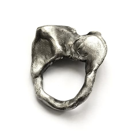 A heavyweight sculptural recycled Sterling silver ring featuring multiple layers, folds and the imprint of the artist's skin on the surface Silver Clay Jewelry Ideas, Textured Jewellery, Chunky Silver Jewellery, Sculptural Ring, Sculpture Inspiration, Extraordinary Jewelry, Sculptural Jewelry, Abstract Jewelry, Art Jewelry Contemporary