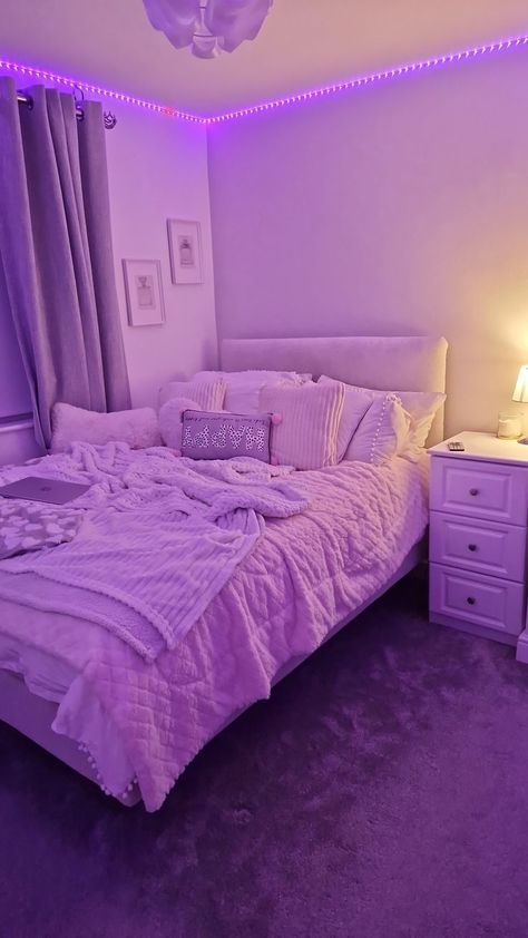 Cute Room Ideas Purple, Baddie Room Ideas Bedrooms, Pastel Purple Room, Bed Aesthetic Cozy, Chill Room Ideas Bedrooms, Baddie Room Ideas Aesthetic, Preppy Bedroom Aesthetic, Preppy Bedrooms, Baddie Room Ideas