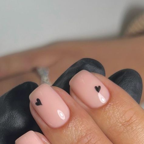 M𝗔𝗡𝗡𝗔CURED on Instagram: "🖤 little 🖤 black 🖤 hearts 🖤 @the_gelbottle_inc BIAB Dolly & Jet Black studio gel @officialnavyprofessional Prep" Neutral Nails With Black Heart, Pink Nails With Black Heart Design, Small Black Heart Nails, Black Heart Manicure, Black Pink Heart Nails, Minimal Valentines Day Nails, Negative Space Heart Nails, Pink Nails Black Heart, Pink Nails Black Tips