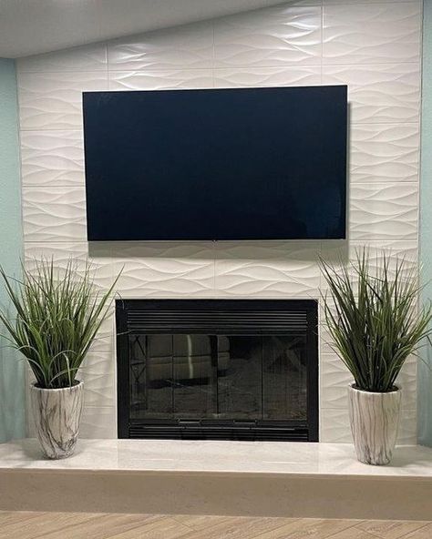 Flat Fireplace Wall Ideas Tile, Contemporary Fireplace Tile, Marble Tile Fireplace Wall, Tiled Fireplace Ideas Floor To Ceiling, Tile Fireplace Wall With Tv, Fireplace Wall Ideas Tile, Floor To Ceiling Tile Fireplace, Feature Wall With Fireplace, Accent Wall And Fireplace