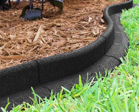 A pack of landscape edging that doesn't require you to dig to get a clean edge on all your garden beds. Garden Border Edging, 얼굴 그리기, Easy Landscaping, Landscape Edging, Lawn Edging, Landscaping Garden, Outside Ideas, Landscape Designs, Home Landscaping