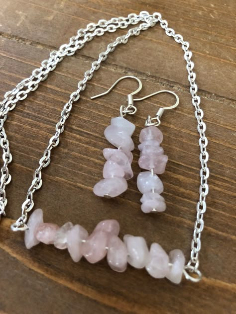 Crystal Gemstone Necklace, Small Crystal Jewelry, Diy Jewelry Crystal, Handmade Quartz Necklace For Gift, Quartz Crystal Beaded Necklace, Rose Quartz Crystal Necklaces For Jewelry Making, Wire Crystal Jewelry, Crystal Chip Jewelry, Handmade Nature-inspired Crystal Necklaces